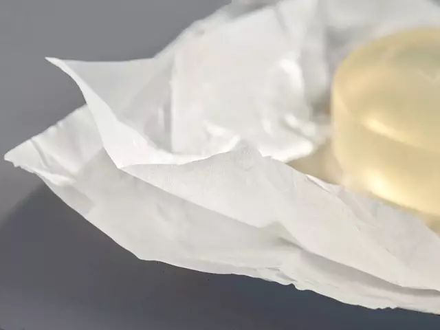 手工皂怎样用手打出绵密的泡沫 (晶莹剔透的手工皂)