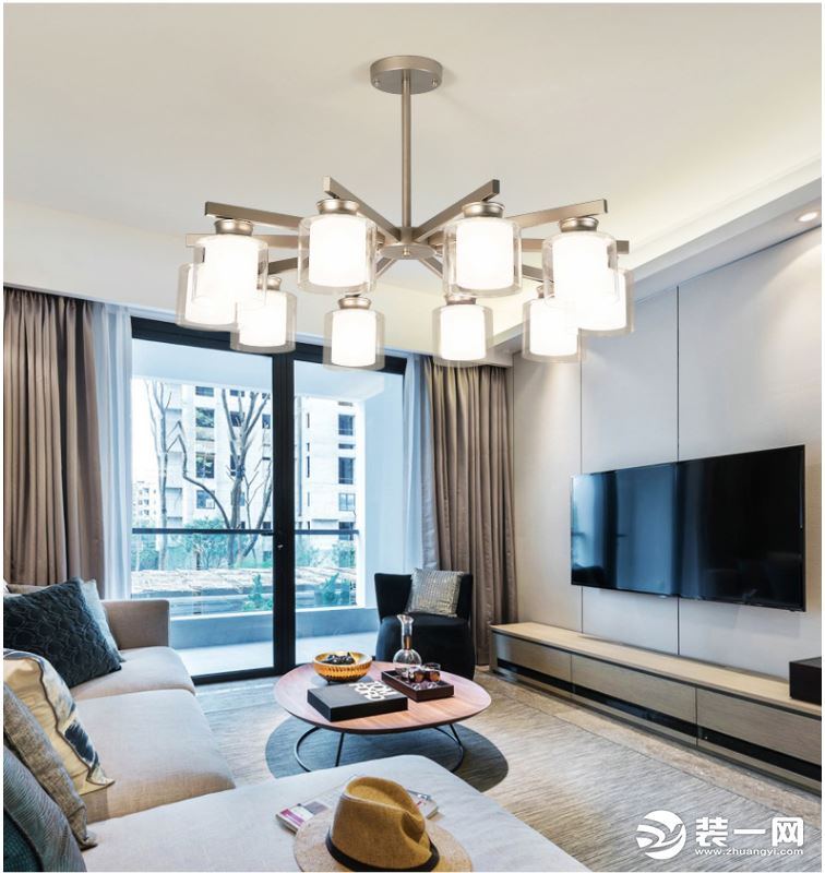 客厅吊灯啥样的好看又实惠简单,客厅简约明亮吊灯