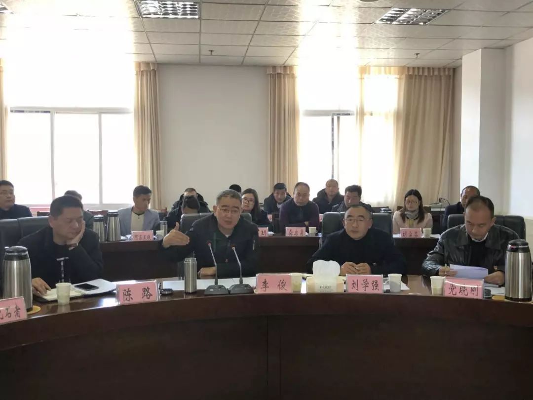 区领导带队走访慰问驻村工作队,局领导分别慰问驻村干部