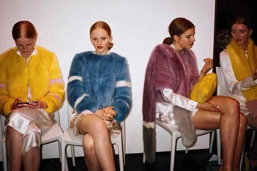 刘雯同款波司登羽绒服,明星刘雯同款服装