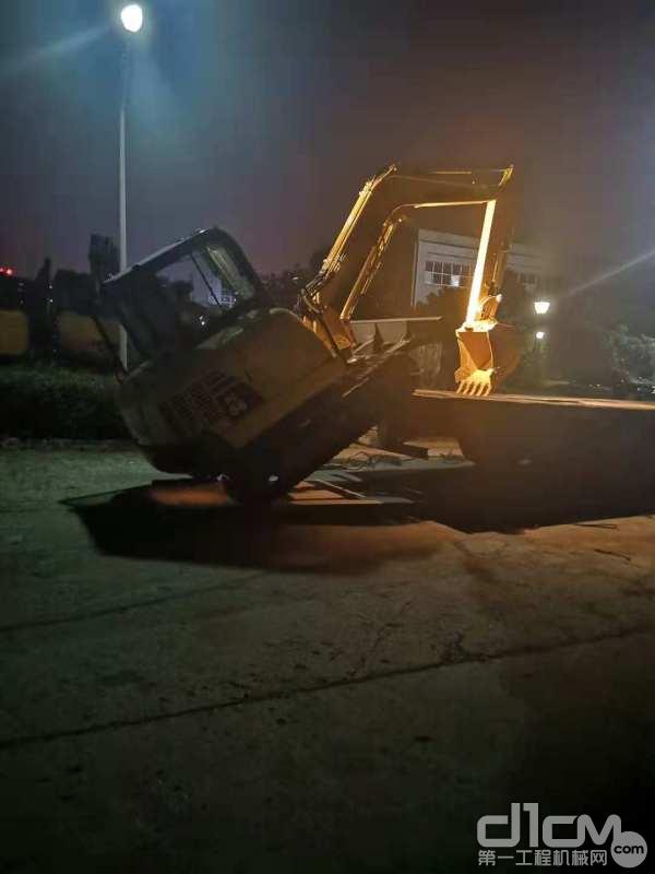 小松挖机pc56价格,全新小松pc56