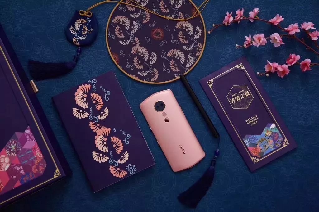 故宫口红设计者,如何看待故宫博物院的故宫口红