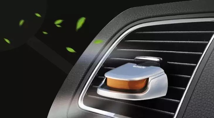 车上抽烟烟味很难散去,开车抽烟怎么消除车里烟味