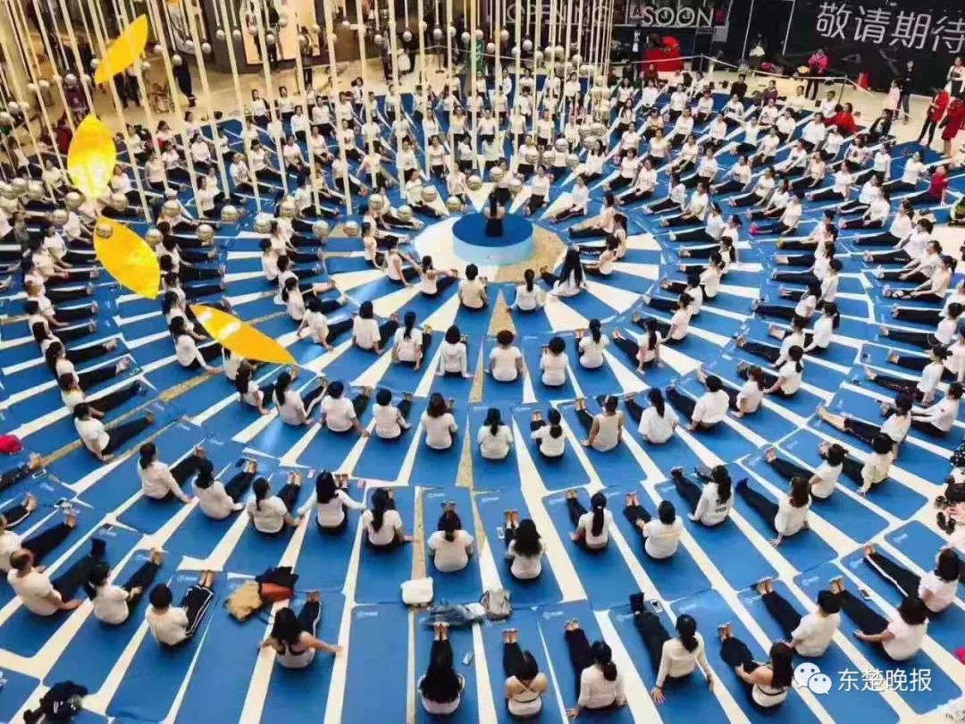 瑜伽百人团购活动等你来袭,千人瑜伽活动视频