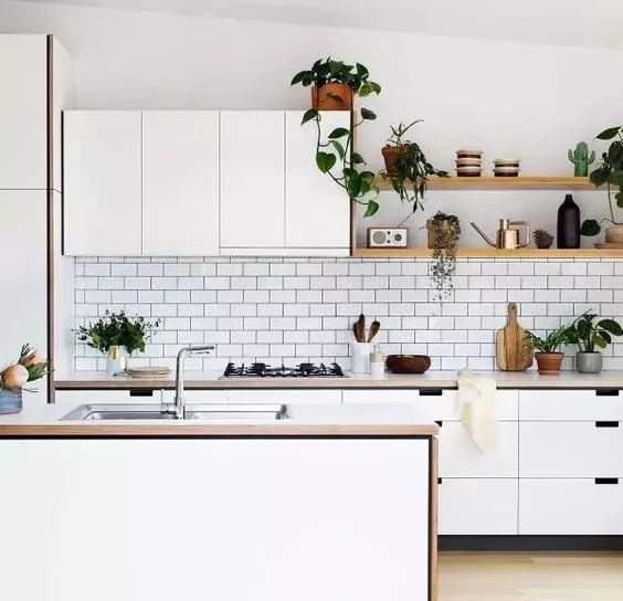 电吹风吹后背治发烧,吹风机吹身体舒服