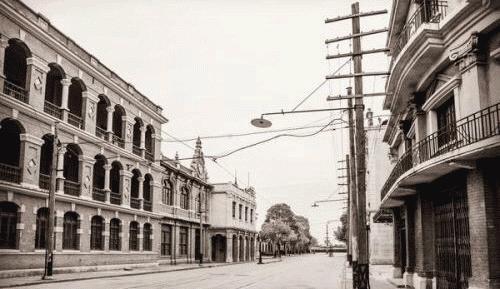 哪个软件能把图片变黑白颜色,用什么软件可以把黑暗照片变亮