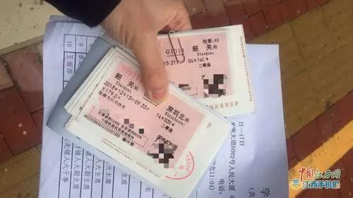 多人倒卖离沪火车票被抓,民警抓倒卖火车票
