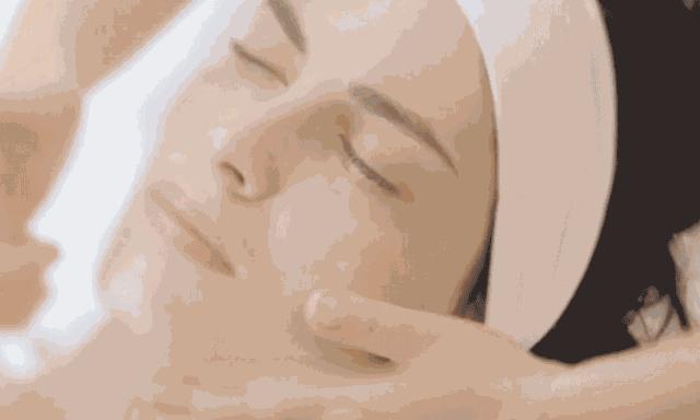 冬季皮肤容易发痒红肿？想要好皮肤，赶紧扔掉手中的洗面奶！