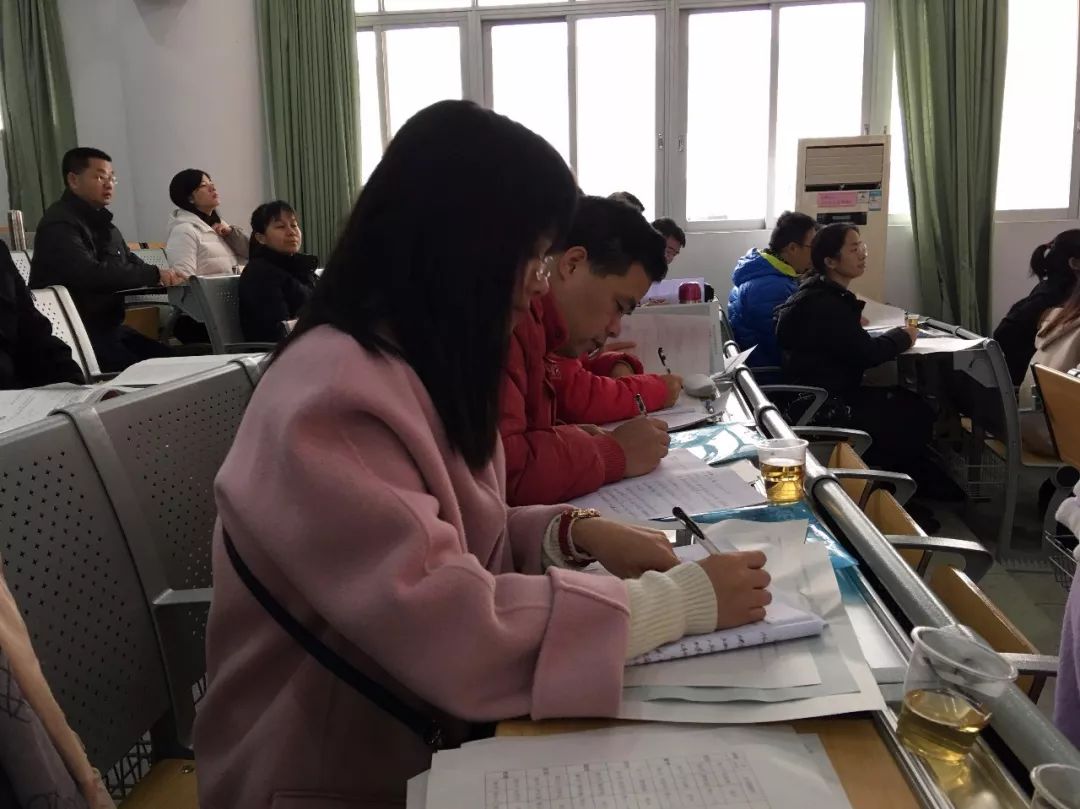 立足教研打造高效课堂,创新教研方式打造高效课堂