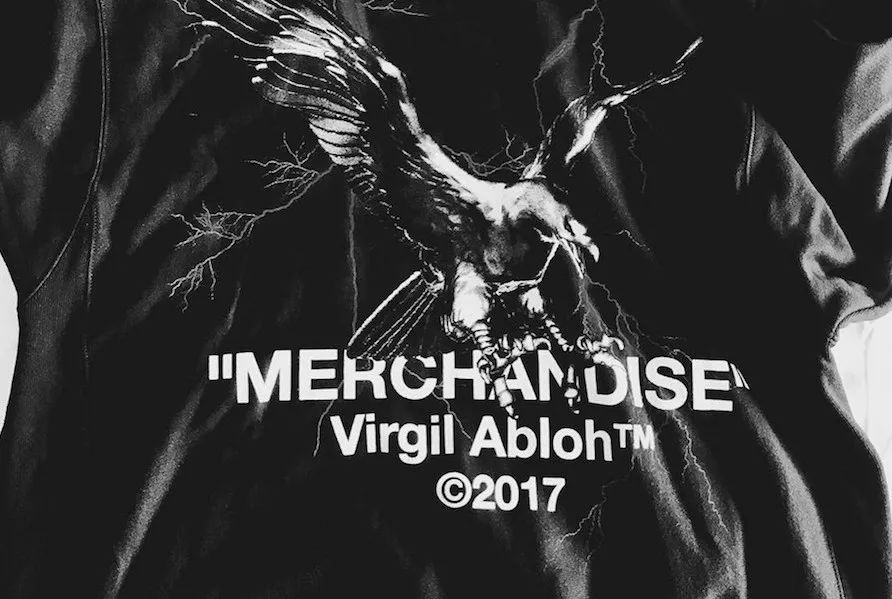 代购的冬天来了，新电商法即将实施；加拿大鹅内地首家店暂缓开业logo被遮；刘雯跌出全球收入最高前十名模