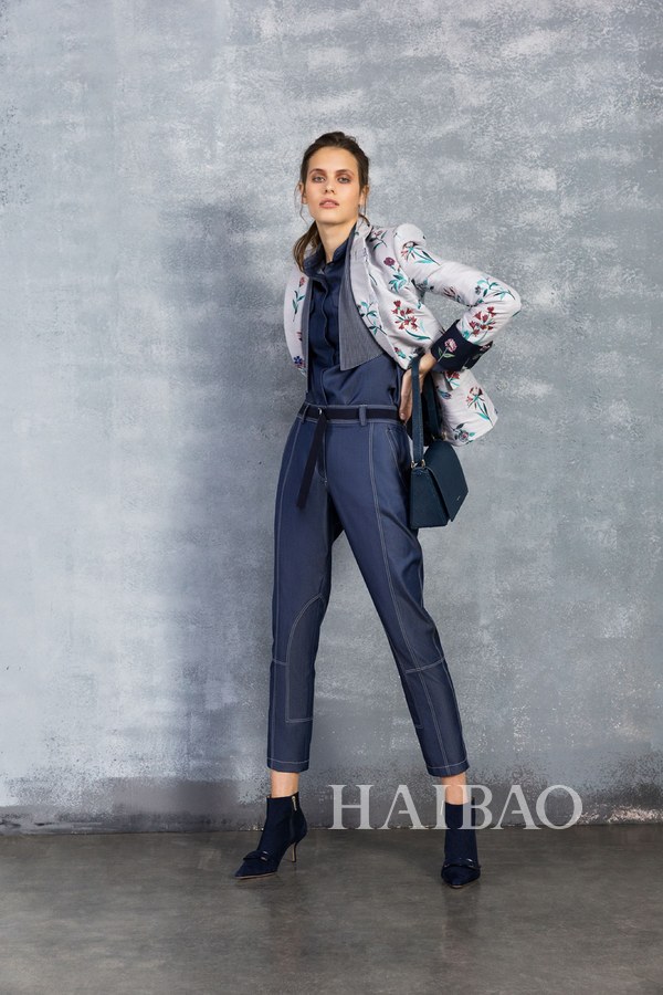 乔治阿玛尼2022秋冬高定,乔治阿玛尼2019秋冬时装秀女装