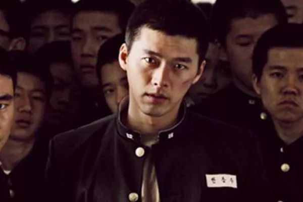 玄彬跨美妆届！“挂彩腮红”好美