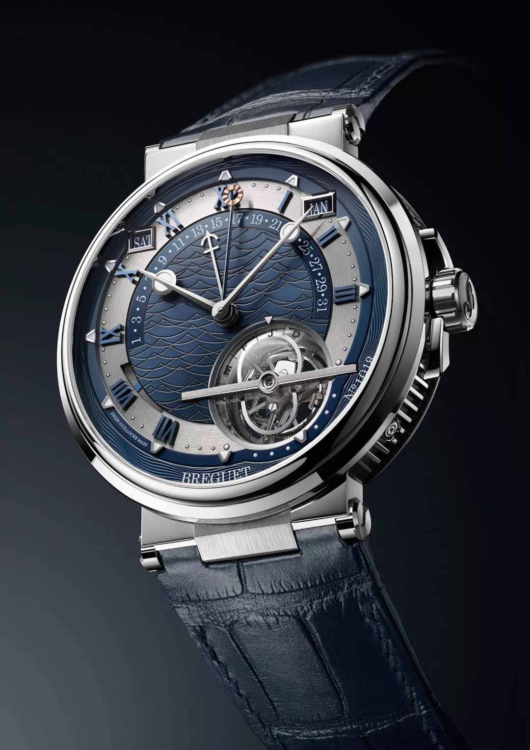 传奇时计再起航勾勒令你倾心的“绅士蓝”