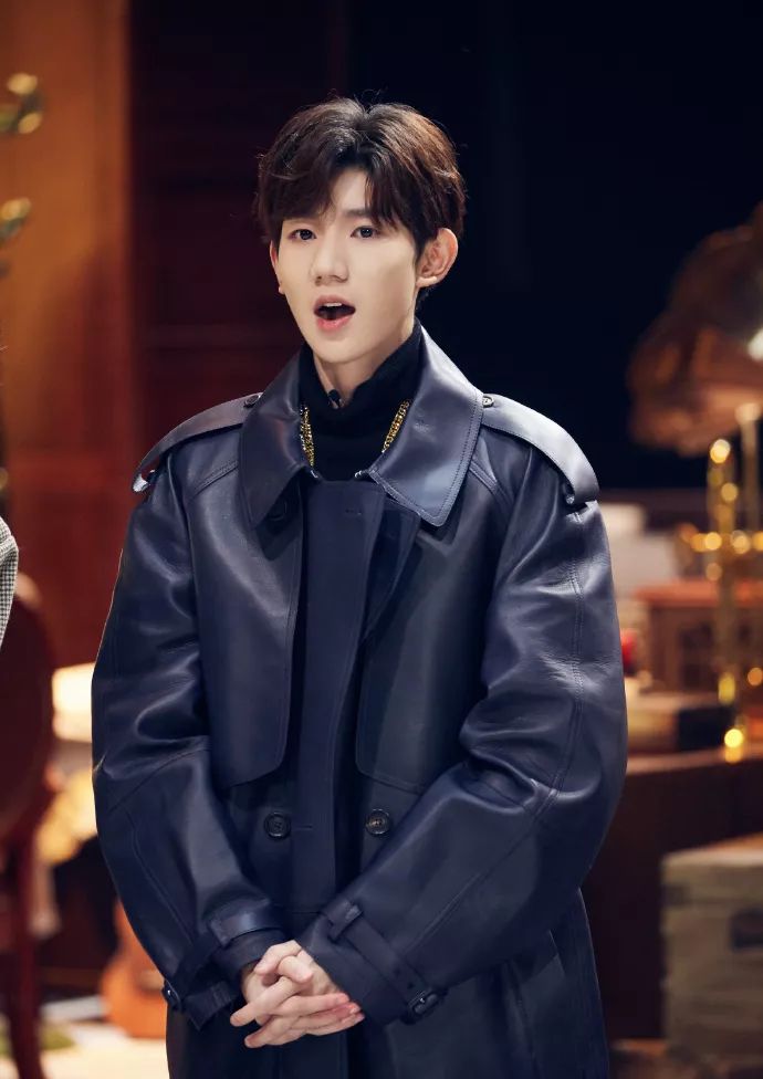 谭松韵明星大侦探最新造型 (谭松韵大侦探穿搭)