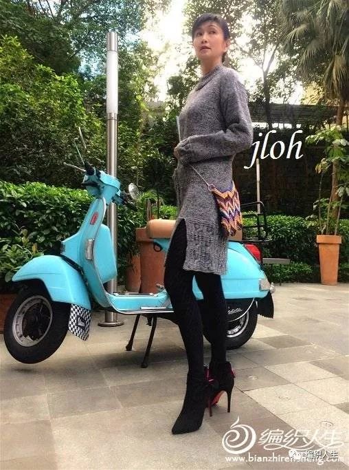 开叉直筒塌肩连衣裙+棒针小炫包，自己编织穿起来最大牌！