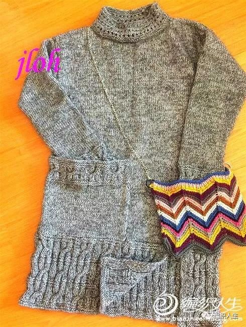 开叉直筒塌肩连衣裙+棒针小炫包，自己编织穿起来最大牌！