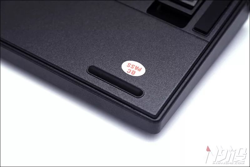 不玩灯的键盘,玩灯的机械键盘