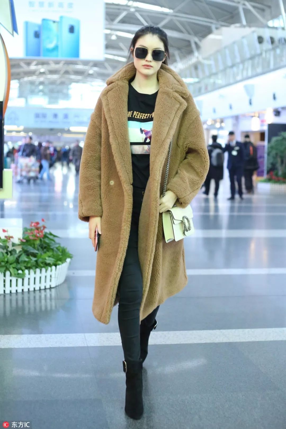 一穿羽绒服就出汗怎么办,一穿羽绒服就很丑