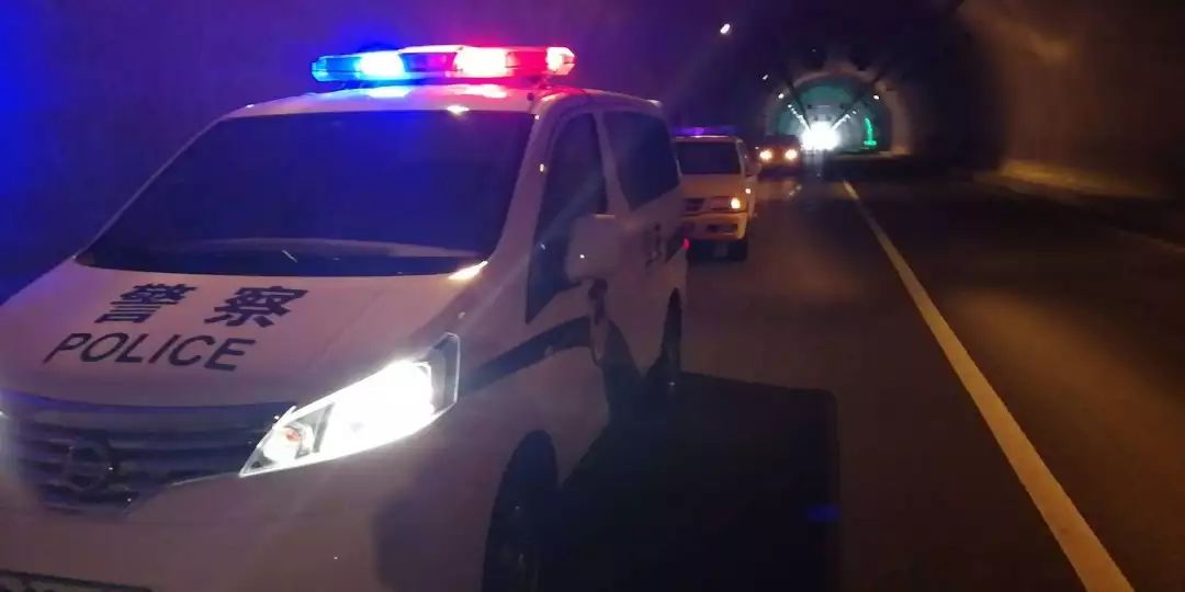 元旦雪天交警提示,交警元旦两公布一提示图片