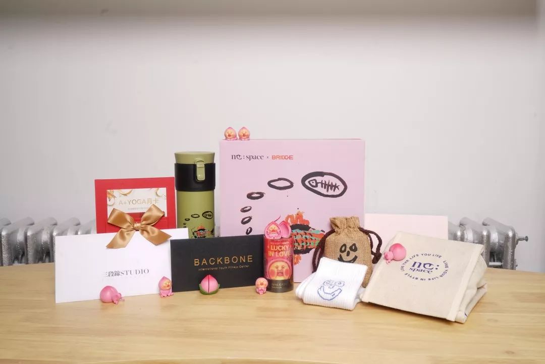 带它过安检，从包里拿出来的瞬间，看到了TA们羡慕的眼光……