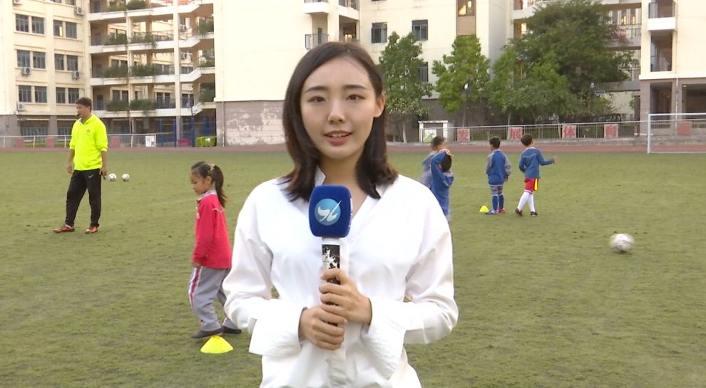 这个厦门孩子的足球教练，竟然是中国男足奥运第一球、第一个进入曼联的中国人