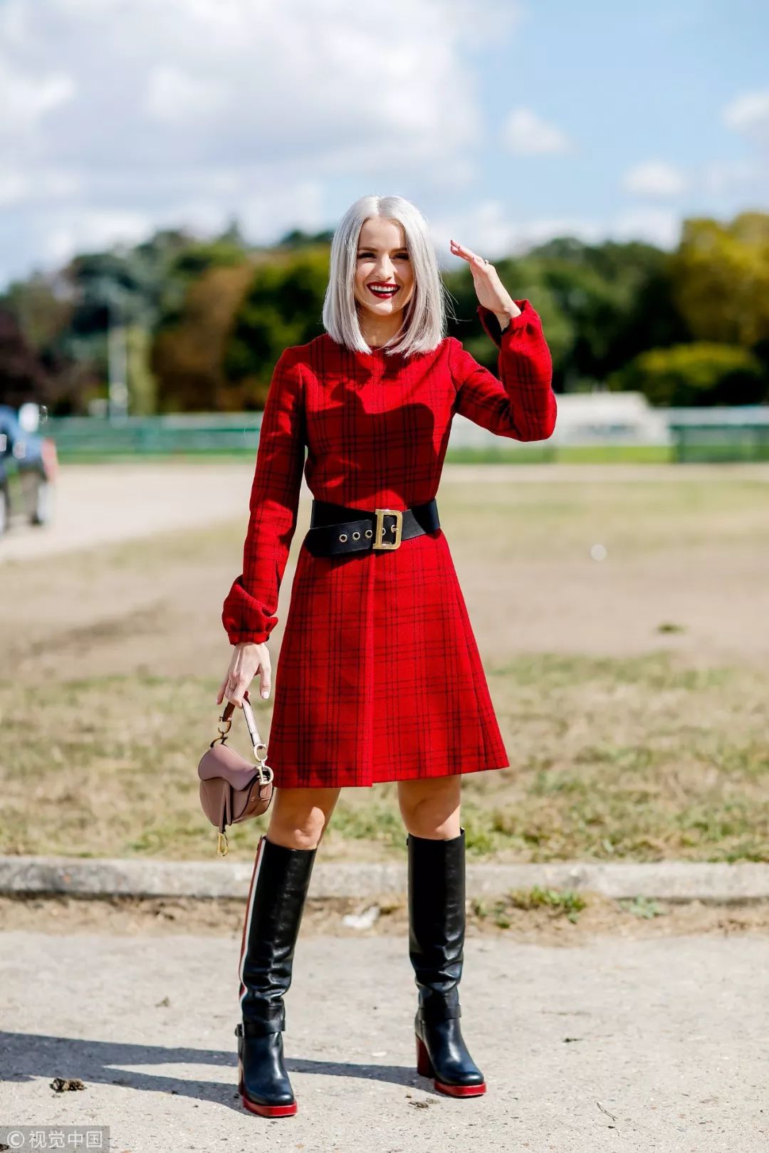 一穿红色衣服就倒霉,一穿红色就倒霉