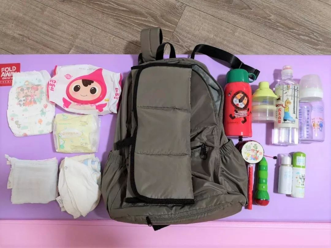 种草母婴好物！来看看别人的妈咪包里都装了些什么……