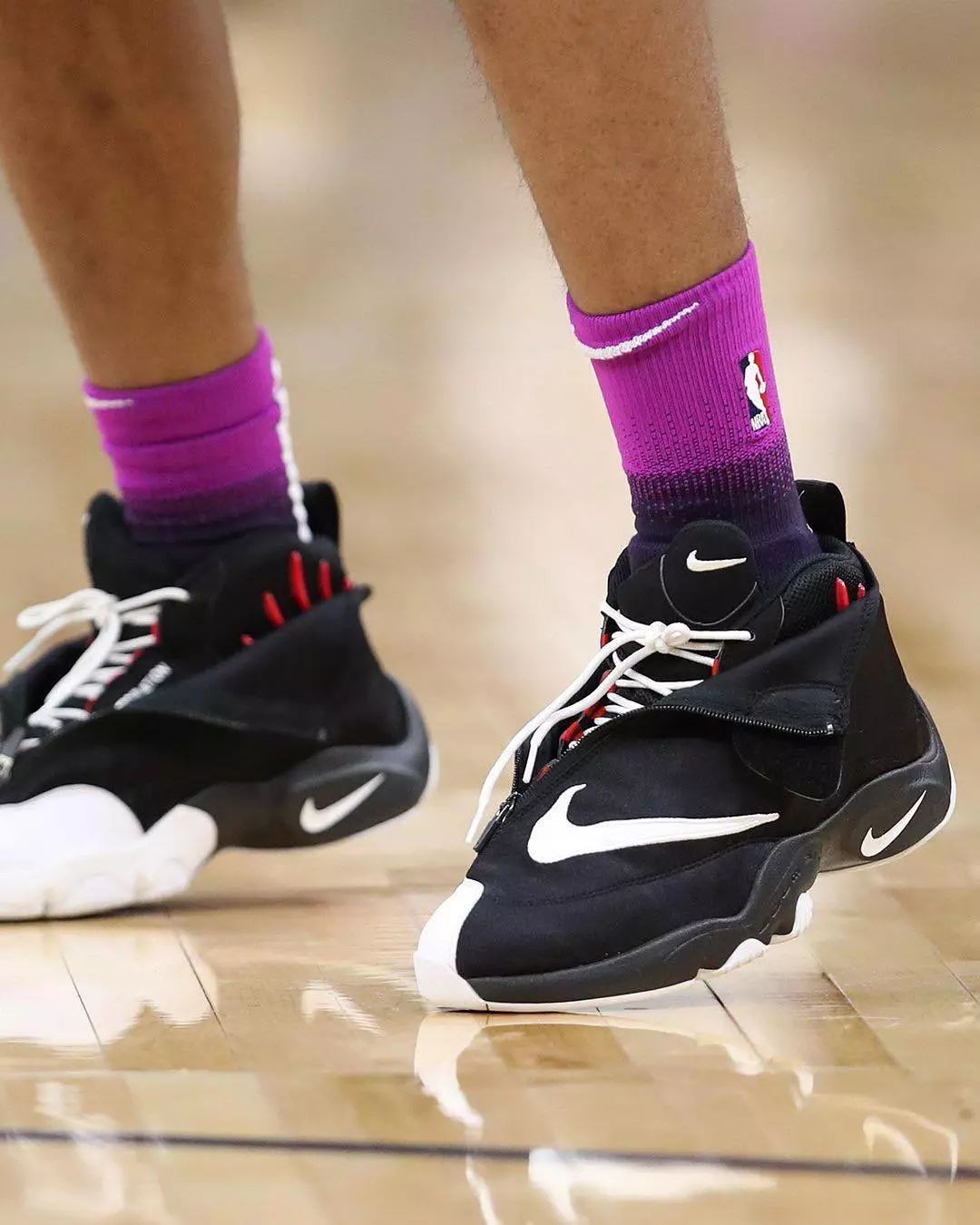 今日球鞋上脚|这双会打架的球鞋有点意思!