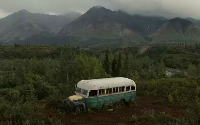 那个开着旅行咖啡车的女孩，暂别荒野重返都市