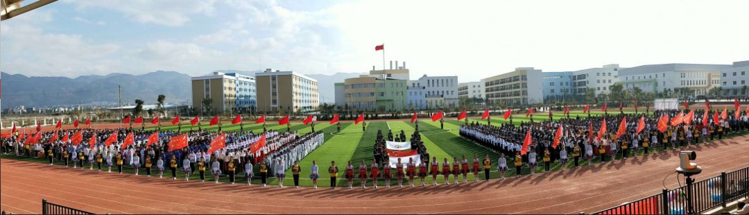 蒙自这里汇聚上千人，放飞上百只鸽子，是发生了什么大事……