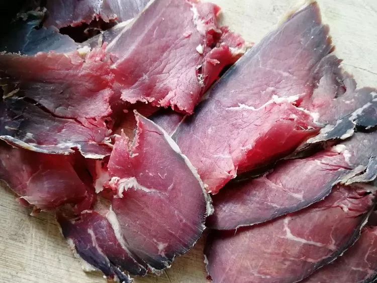 云南寻甸牛干巴做法,舌尖上的云南普洱茶