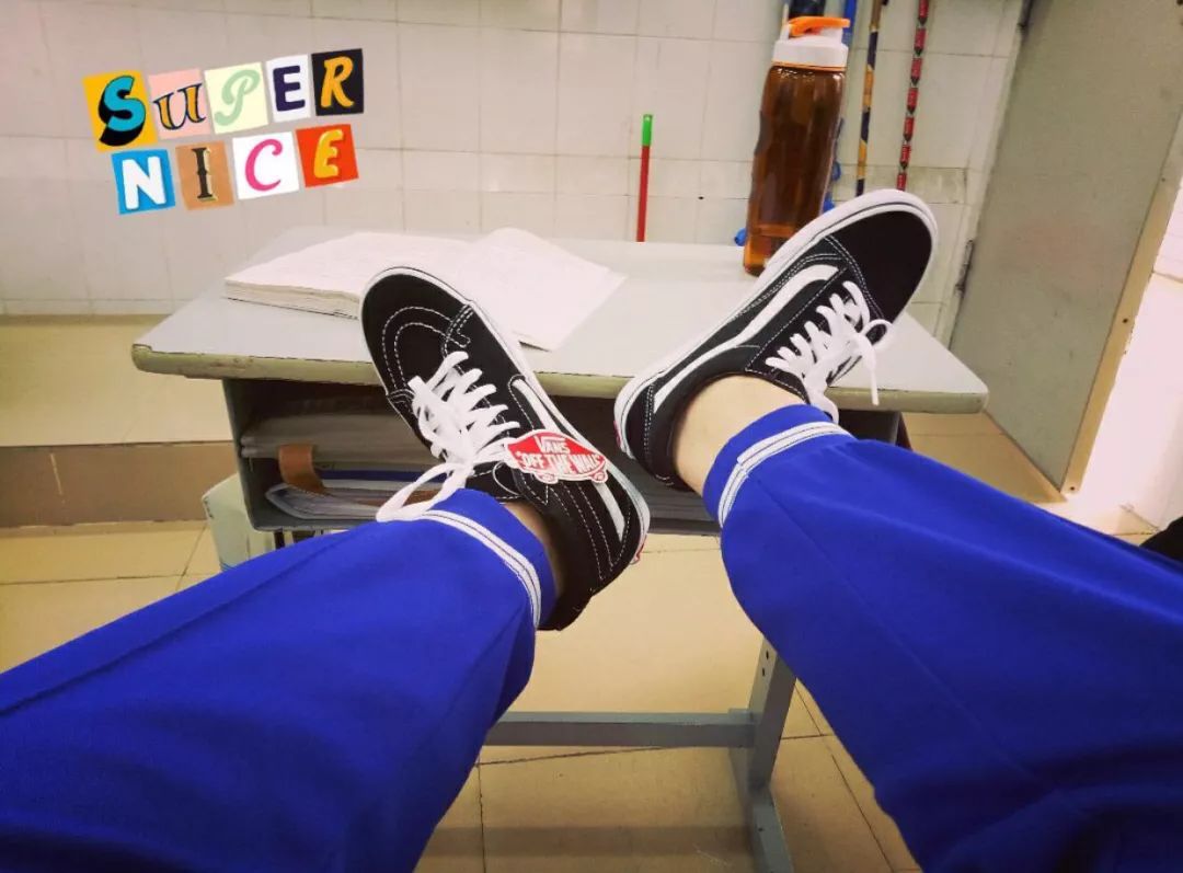 濂崇敓绌縴eezy濂界湅杩樻槸绌縜j濂界湅,yeezy绌縜j