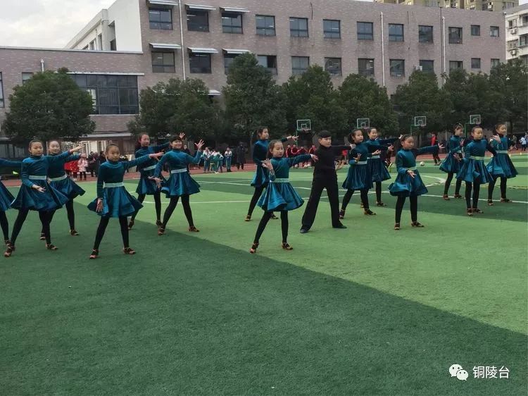 快乐三点半课程费用,快乐三点半篮球课程