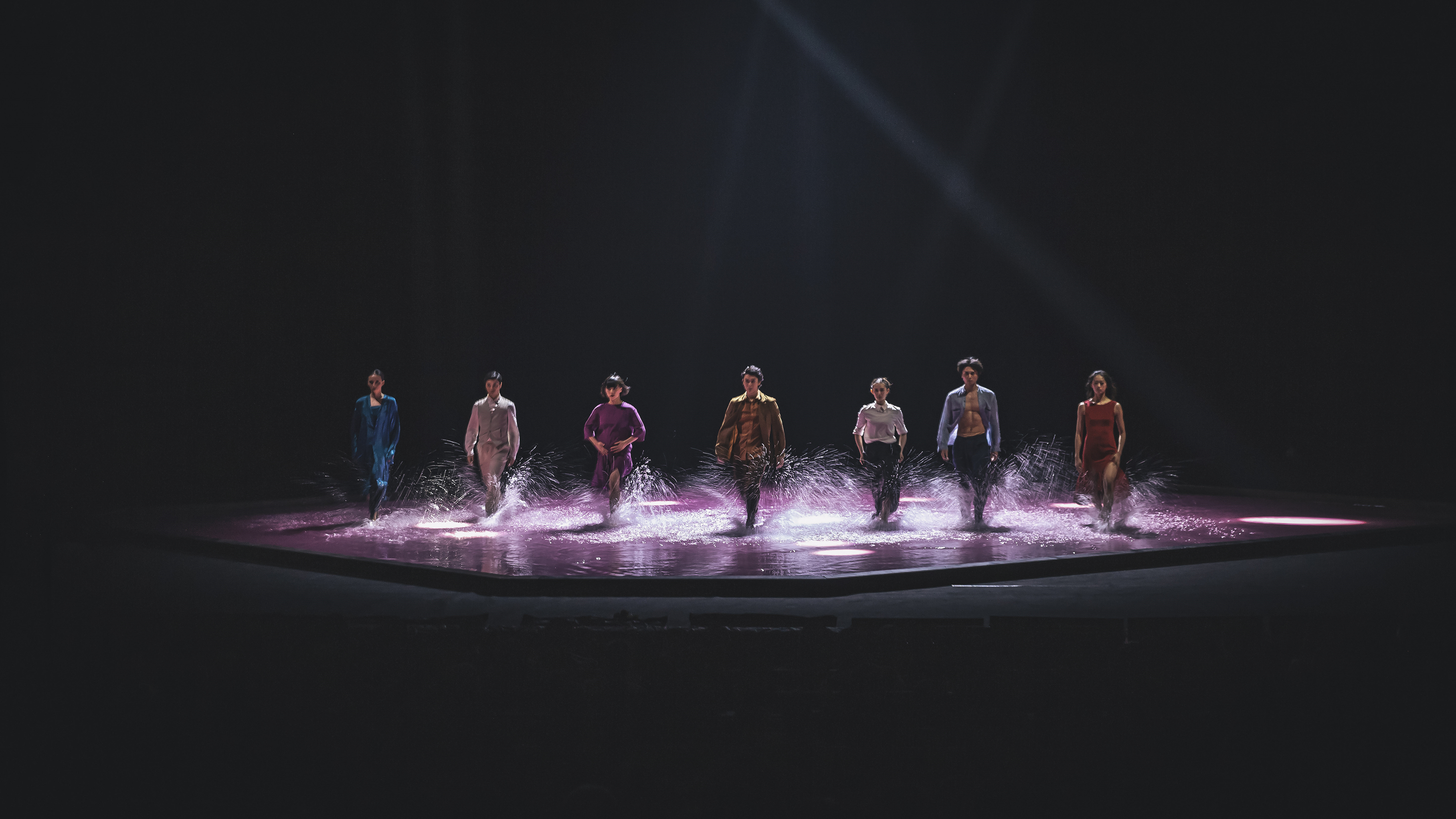 「听」专访舞蹈剧场《大饭店》导演兼舞者黎星：这是一部“现象级”“限量版”作品