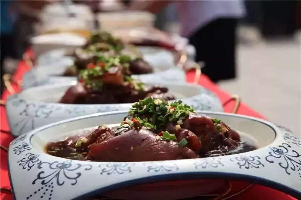 张抗抗故乡在远方视频,张抗抗眼中的哈尔滨