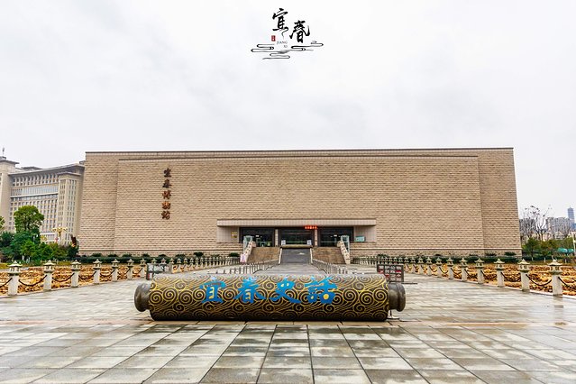 明月处处有，唯有宜春月最明