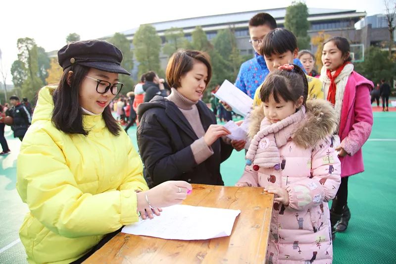 玩嗨啦，缤纷吉尼斯——快来看，我区这所学校的“缤纷吉尼斯，挑战向未来”活动