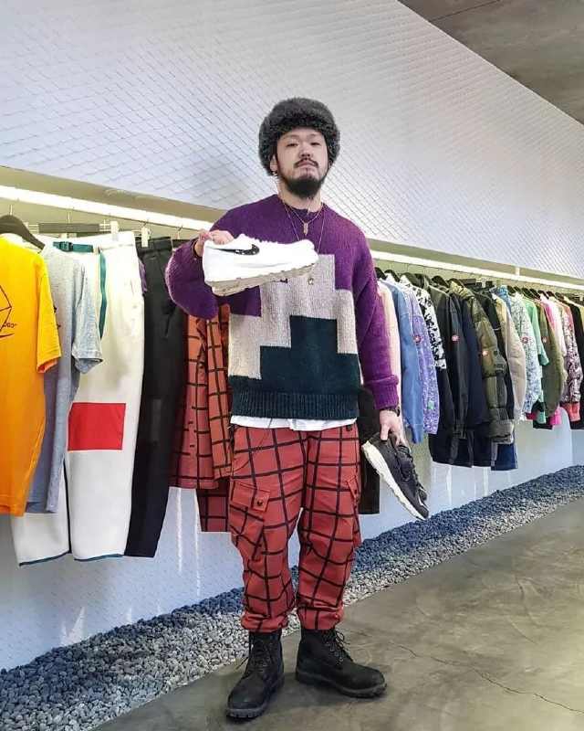 supreme和aj1哪个好,aj和supreme联名的鞋子断勾