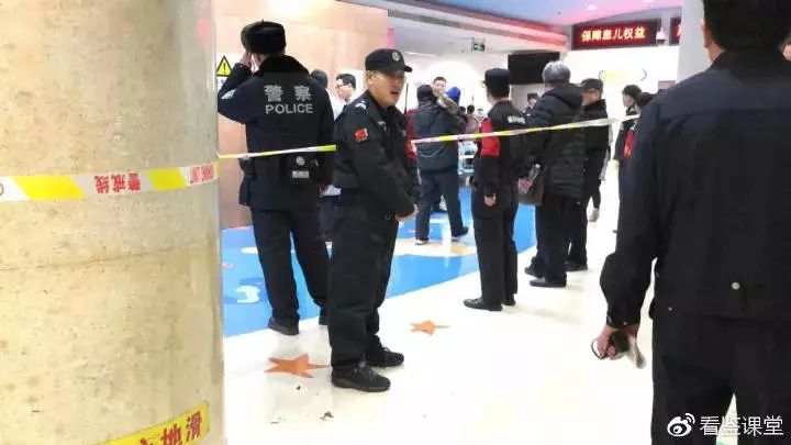 孩子在学校伤人了怎么教,如何跟家长沟通孩子伤人事件