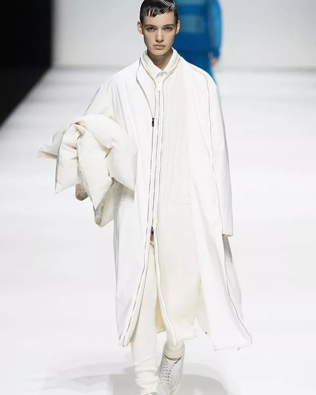 雌雄莫辨｜女孩的娇柔脸和男孩的身躯在TA身上同时出现……