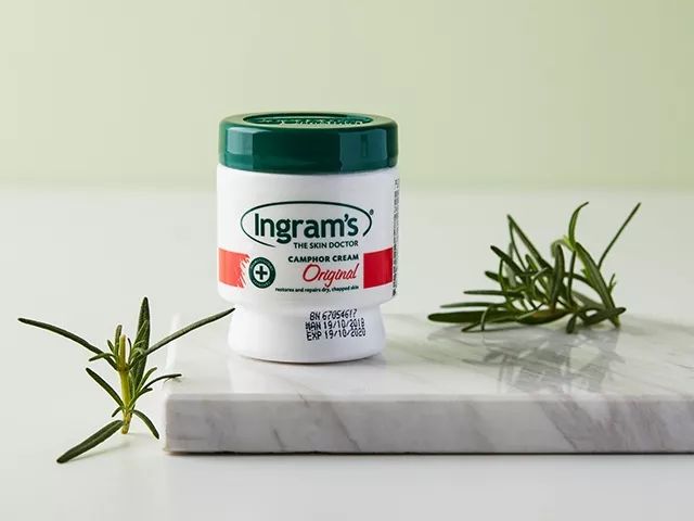 冬天干燥脚后跟干裂又起皮怎么办,冬天脚后跟干裂买什么涂