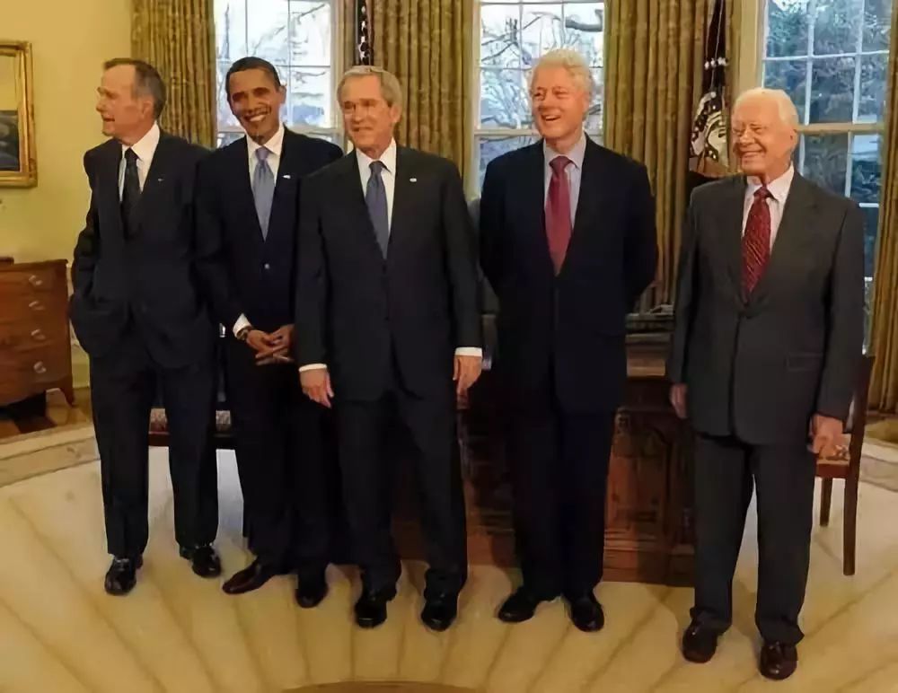 合影留念永不忘,同学合影照时光一去永不回