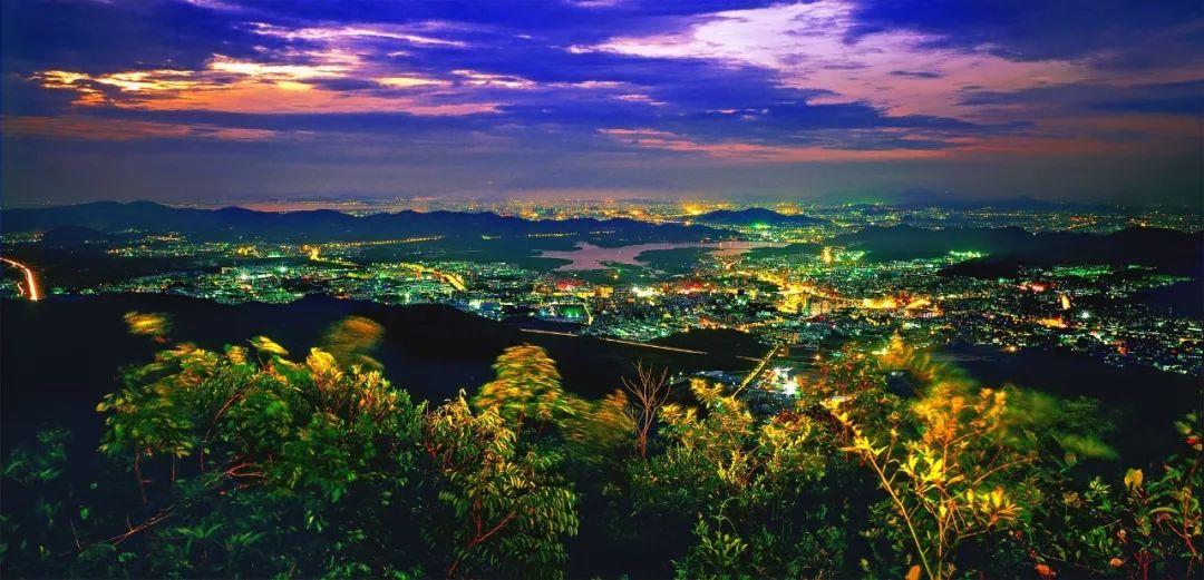 石岩离这里有多远,如今的石岩