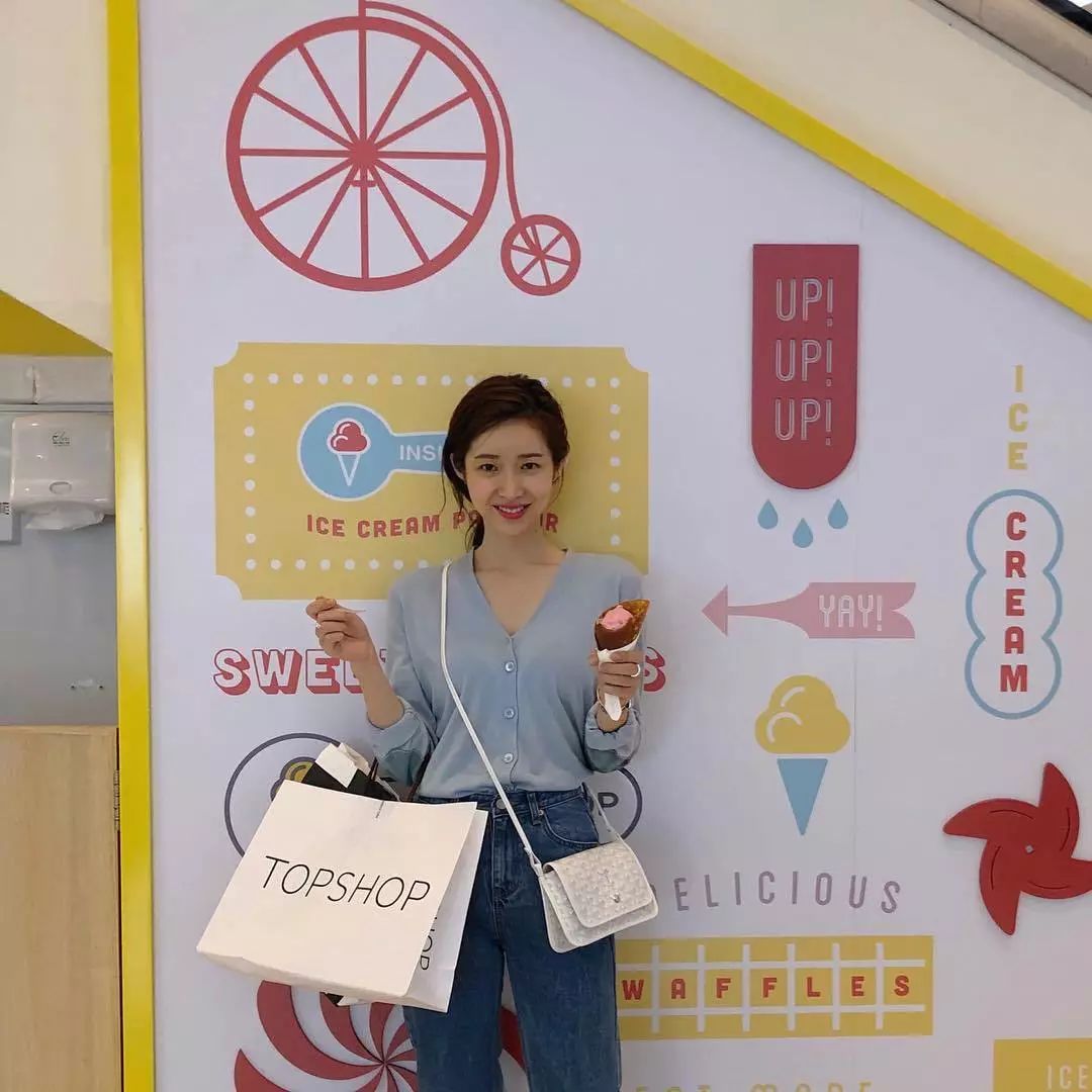 韩国女私服穿搭,韩国女星私服极简风穿搭