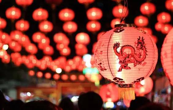 闹元宵猜灯谜线上线下乐不停,元宵猜灯谜的套路要怎么猜