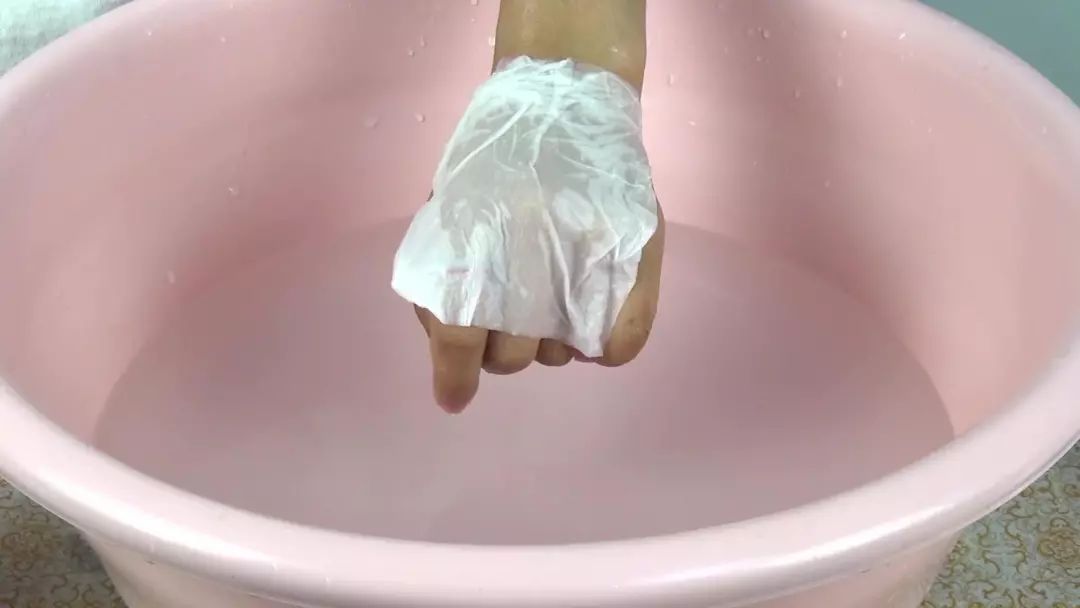 羽绒服用洗衣机洗怎样才洗得干净,羽绒服有陈旧油渍怎么才能洗干净