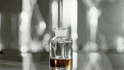 疯狂掉头发发际线后移,疯狂掉头发头发变得稀疏