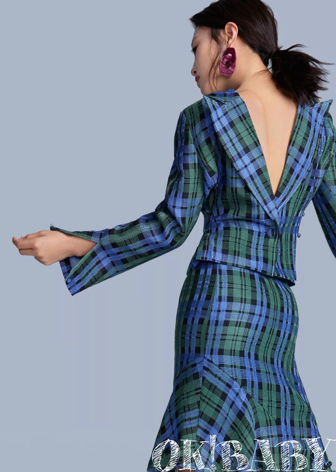 包饺子一家老小齐上阵,包饺子一家人聚在一起