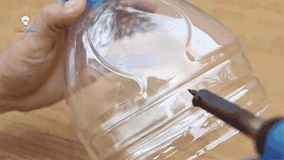 果汁玻璃瓶子收纳神器,大塑料瓶能做什么收纳器