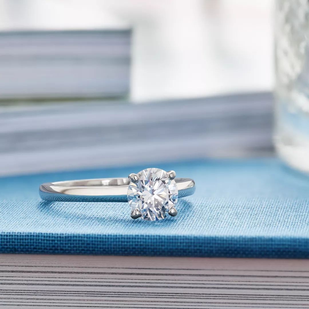 一克拉的钻戒多少钱左右啊,小红书一克拉开口钻戒